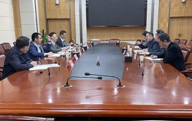 中国人寿财险武汉市中心支公司拜访黄陂区政府